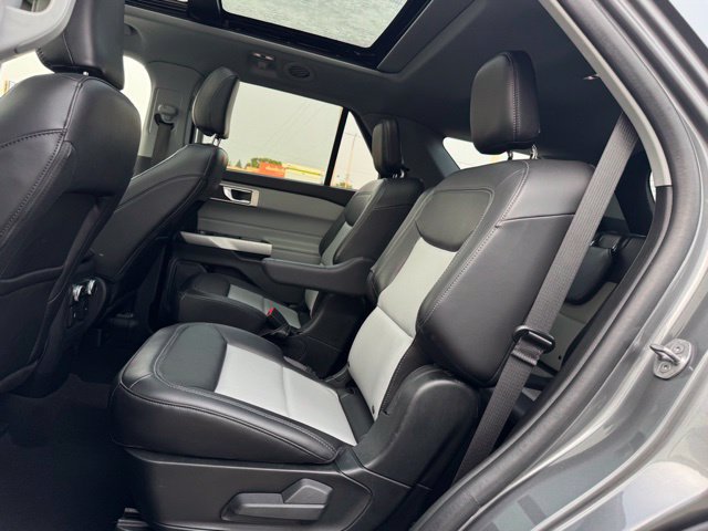 Certified 2023 Ford Explorer XLT w/ Equipment Group 202A AWD/4WD image 8