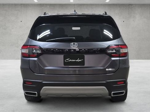Used 2025 Honda Pilot Touring image 15