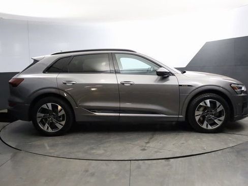 Used 2021 Audi e-tron Premium w/ Convenience Plus Package image 4