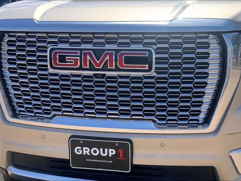 Used 2023 GMC Yukon XL Denali AWD/4WD image 30