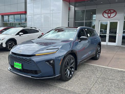 New 2026 Toyota Crown Signia AWD/4WD image 3