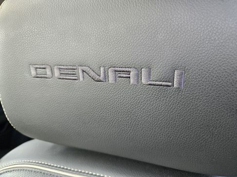 Used 2017 GMC Acadia Denali image 18