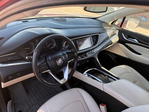Used 2023 Buick Enclave Essence image 8