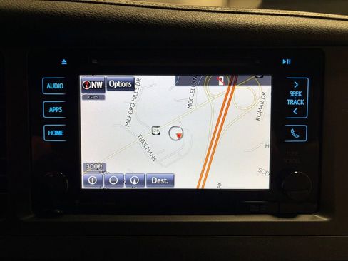 Used 2016 Toyota Sienna XLE Premium image 19