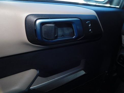 Used 2023 Ford Bronco Wildtrak image 28