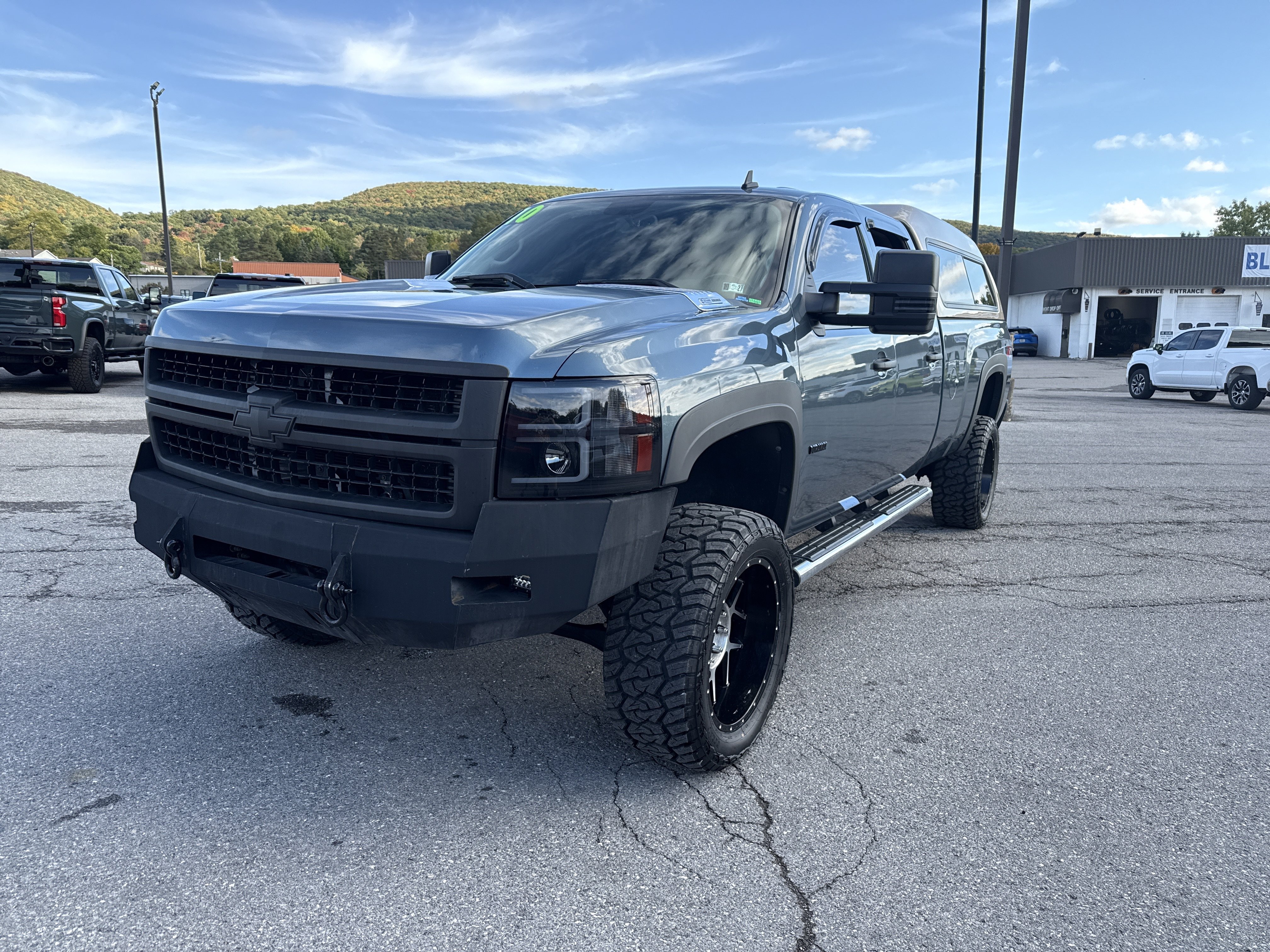 Used 2010 Chevrolet Silverado 2500 LT w/ Exterior Plus Package AWD/4WD image 8