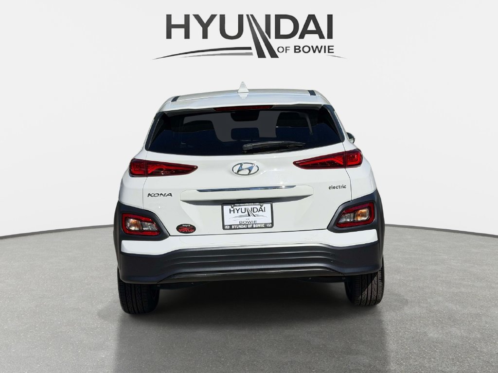 Used 2021 Hyundai Kona Limited w/ Cargo Package FWD image 3