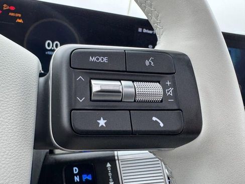 Certified 2025 Hyundai Santa Fe Limited image 19