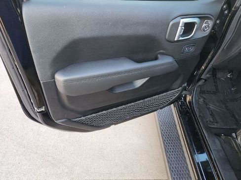 Used 2021 Jeep Wrangler Unlimited Sahara image 29