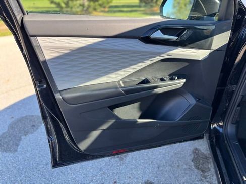 Used 2022 Volkswagen Taos S image 12