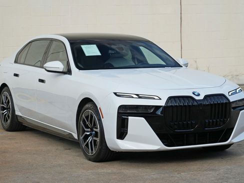 Used 2023 BMW i7 xDrive60 AWD/4WD image 67