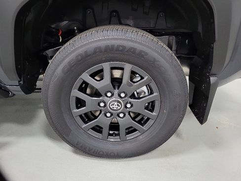 Used 2025 Toyota 4Runner SR5 AWD/4WD image 8