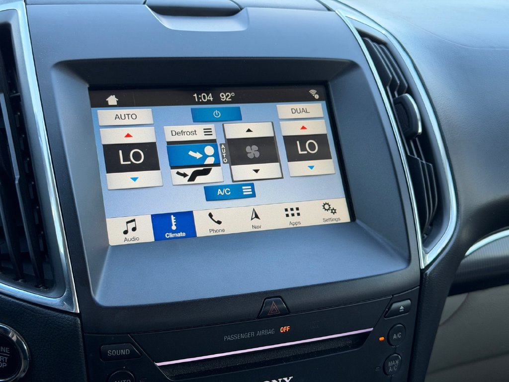 Used 2018 Ford Edge Titanium w/ Equipment Group 301A FWD image 18