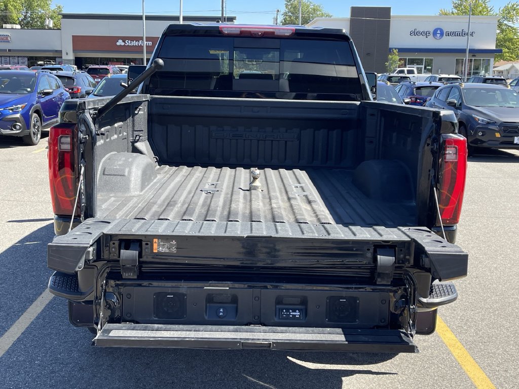 Used 2025 GMC Sierra 3500 Denali Ultimate AWD/4WD image 48