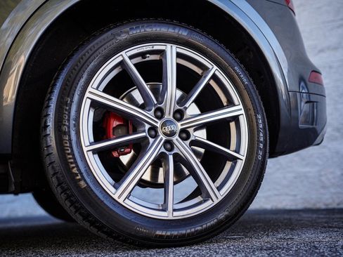 Used 2023 Audi SQ5 Premium Plus w/ Premium Plus Package image 18