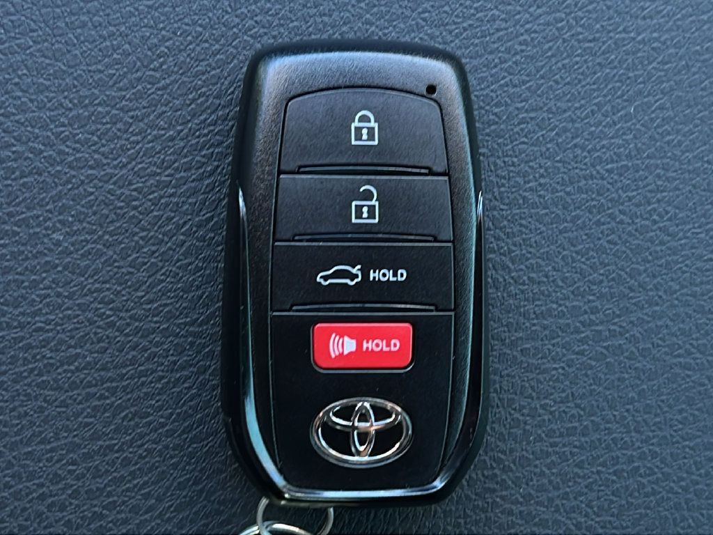 Used 2026 Toyota Camry SE FWD image 22