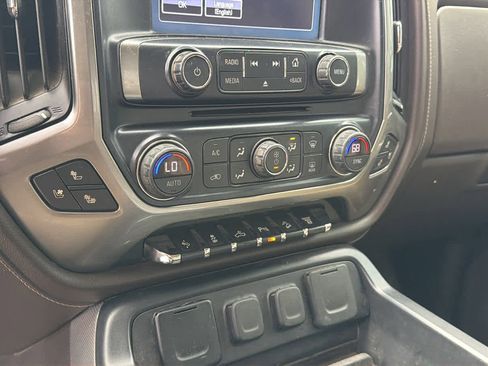 Used 2019 Chevrolet Silverado 2500 LTZ w/ Duramax Plus Package image 13