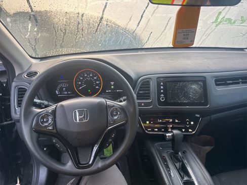 Used 2021 Honda HR-V EX image 3