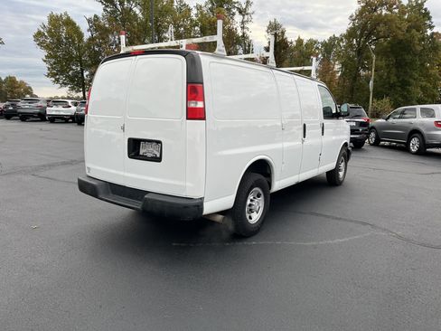 Used 2017 Chevrolet Express 2500 image 4