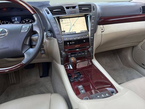 Used 2007 Lexus LS 460 image 29