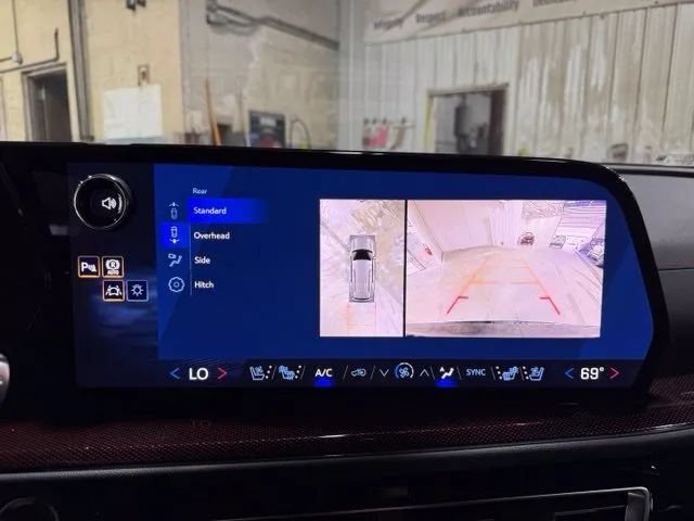 New 2027 Chevrolet Traverse RS w/ LPO, Floor Liner Package AWD/4WD image 18
