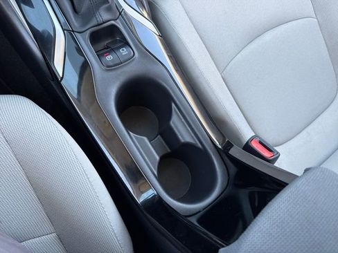 Used 2022 Toyota Corolla LE image 16