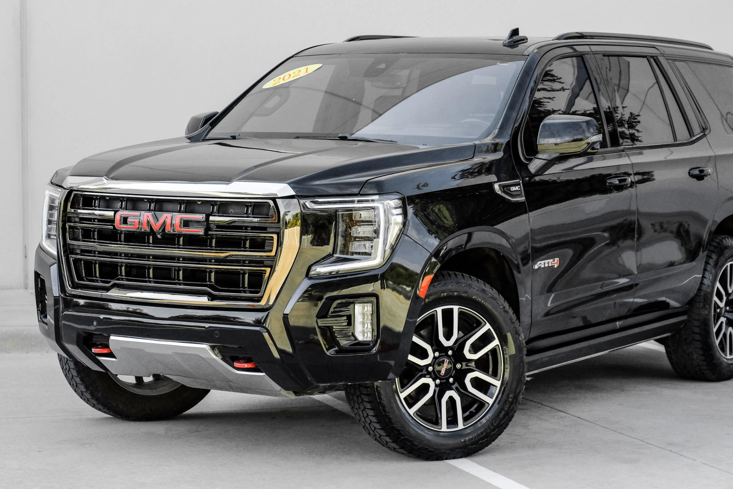Used 2021 GMC Yukon AT4 w/ AT4 Premium Plus Package AWD/4WD image 8