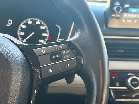 Used 2023 Honda Pilot EX-L image 17