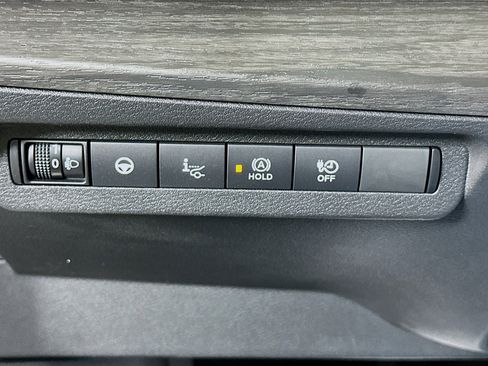 Used 2023 Nissan Ariya FWD image 17