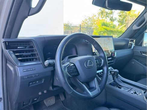 Used 2024 Lexus GX 550 image 24