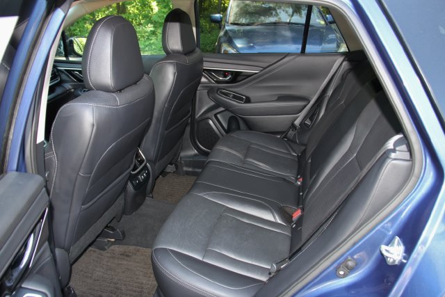 Used 2022 Subaru Outback Limited AWD/4WD image 32