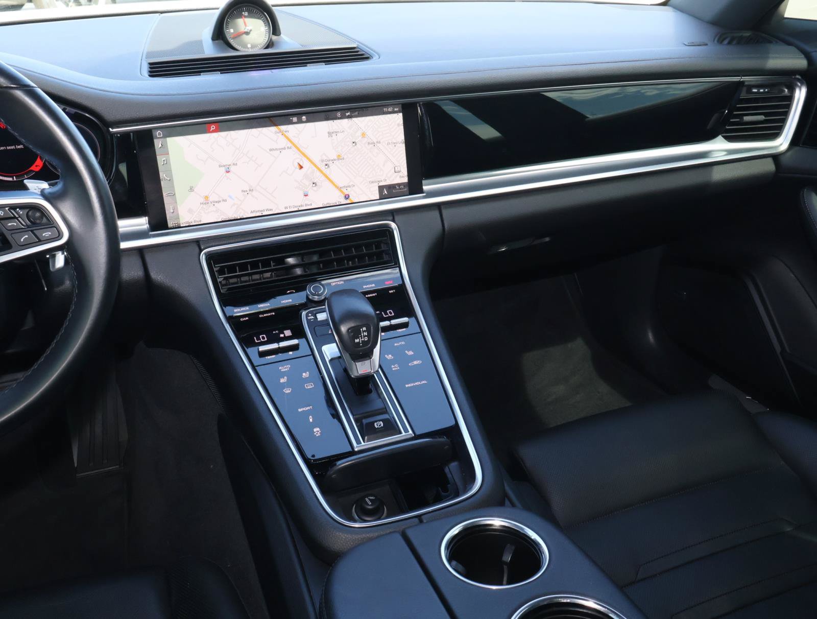 Used 2018 Porsche Panamera 4 AWD/4WD image 13