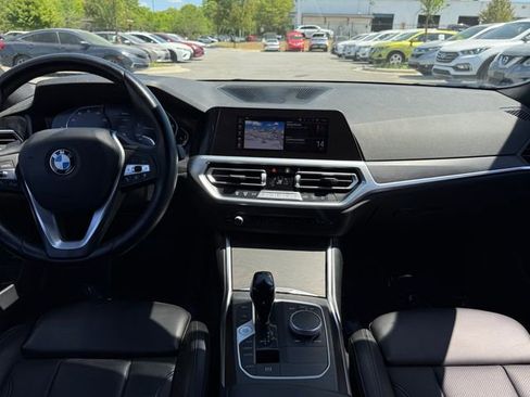 Used 2022 BMW 330i Sedan w/ Driving Assistance Package image 17