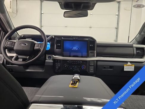 New 2026 Ford F250 XLT w/ XLT Premium Package AWD/4WD image 16