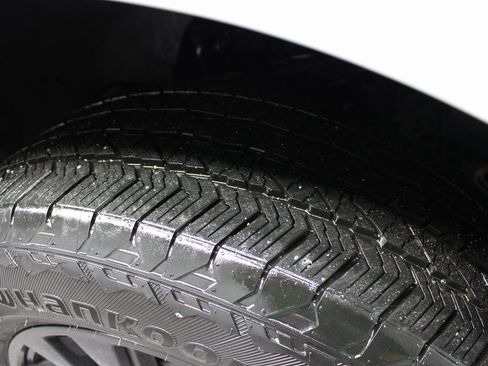 Used 2024 Ford F150 Lariat image 7