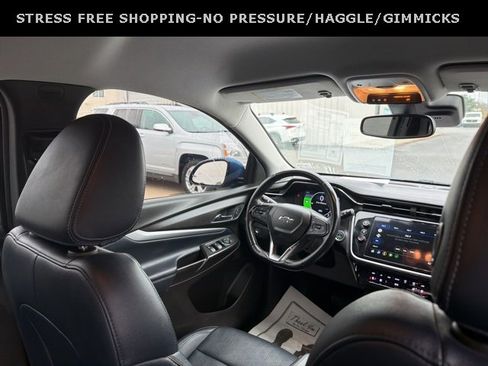 Used 2023 Chevrolet Bolt EUV LT w/ Convenience Package image 33