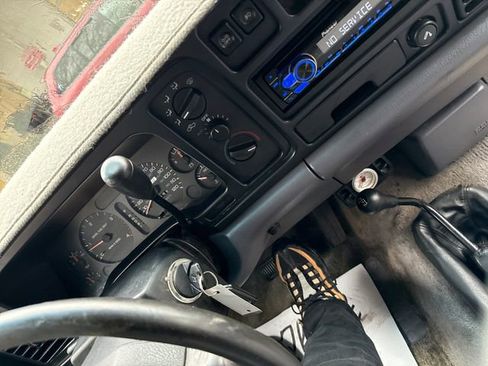 Used 1997 Dodge Ram 2500 Truck 4x4 Club Cab image 38