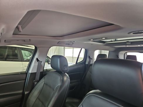 Used 2018 GMC Acadia SLT image 12