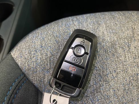 New 2025 Ford Maverick XLT w/ XLT Luxury Package image 34