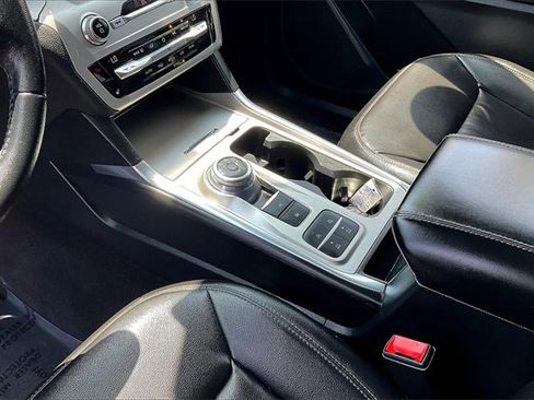 Certified 2021 Ford Explorer XLT w/ Equipment Group 202A image 15