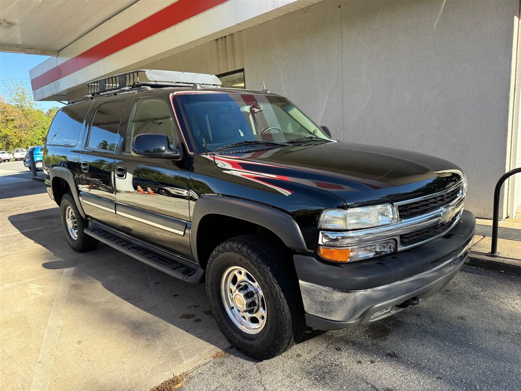 Used 2005 Chevrolet Suburban 2500 LT w/ Preferred Equipment Group AWD/4WD image 1