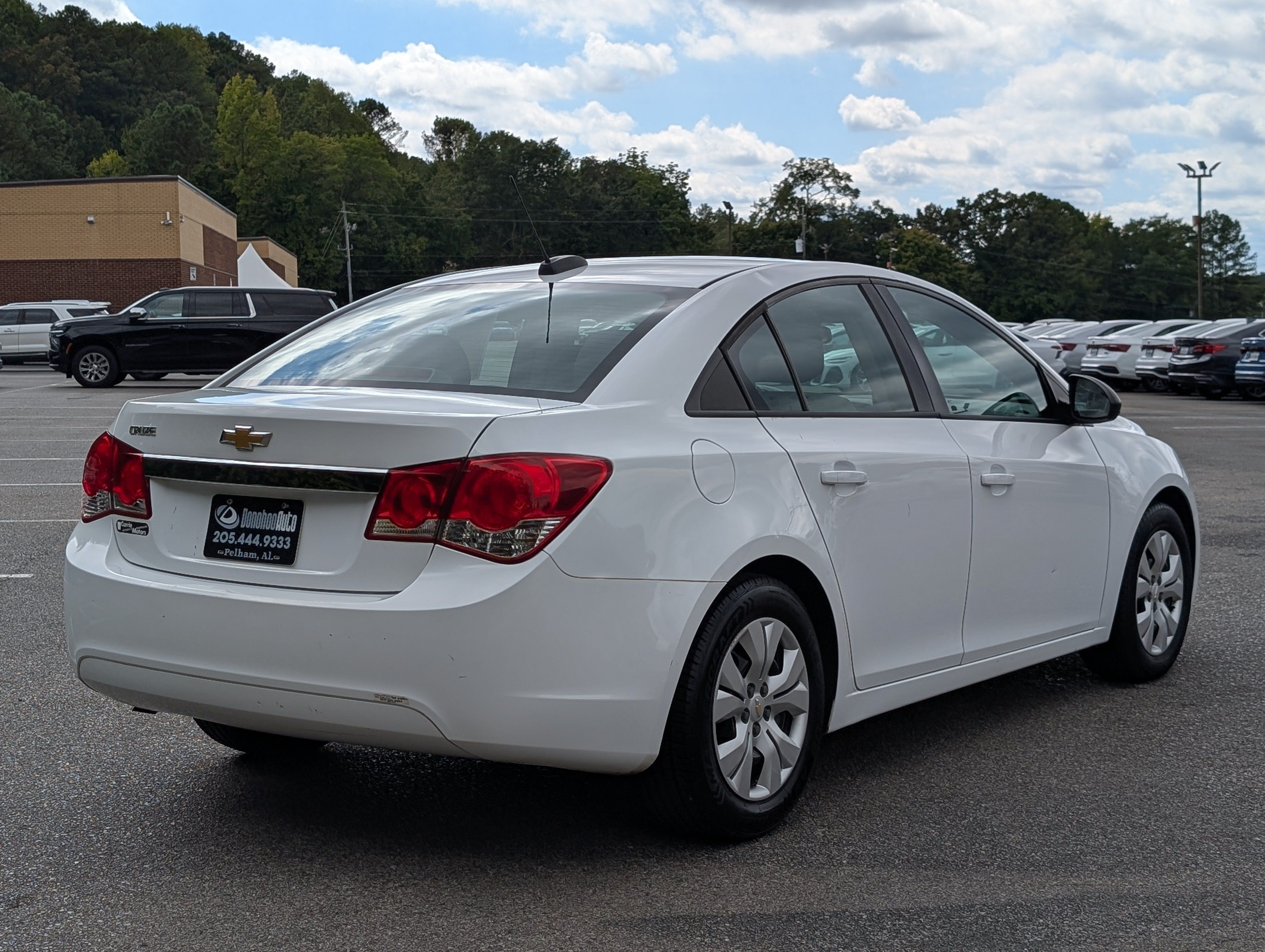 Used 2015 Chevrolet Cruze LS FWD image 9