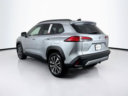 Certified 2025 Toyota Corolla Cross XLE FWD image 13