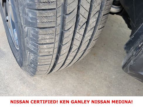 Certified 2025 Nissan Rogue SV image 19