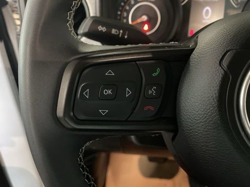 Used 2025 Jeep Wrangler Sport S image 25