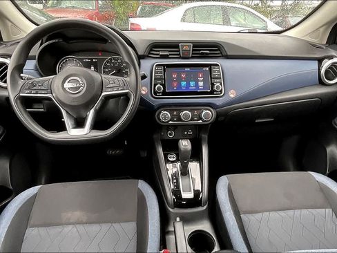 Used 2023 Nissan Versa SV FWD image 10