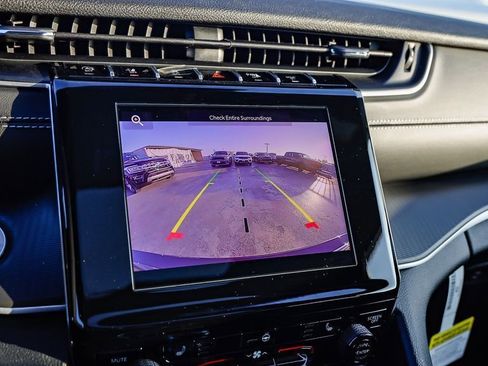 New 2025 Jeep Grand Cherokee Altitude image 25