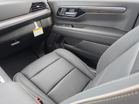 New 2026 Chevrolet Tahoe Premier RWD image 23