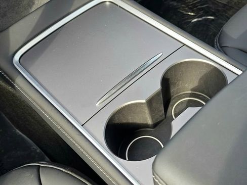 Used 2024 Tesla Model Y Long Range image 32