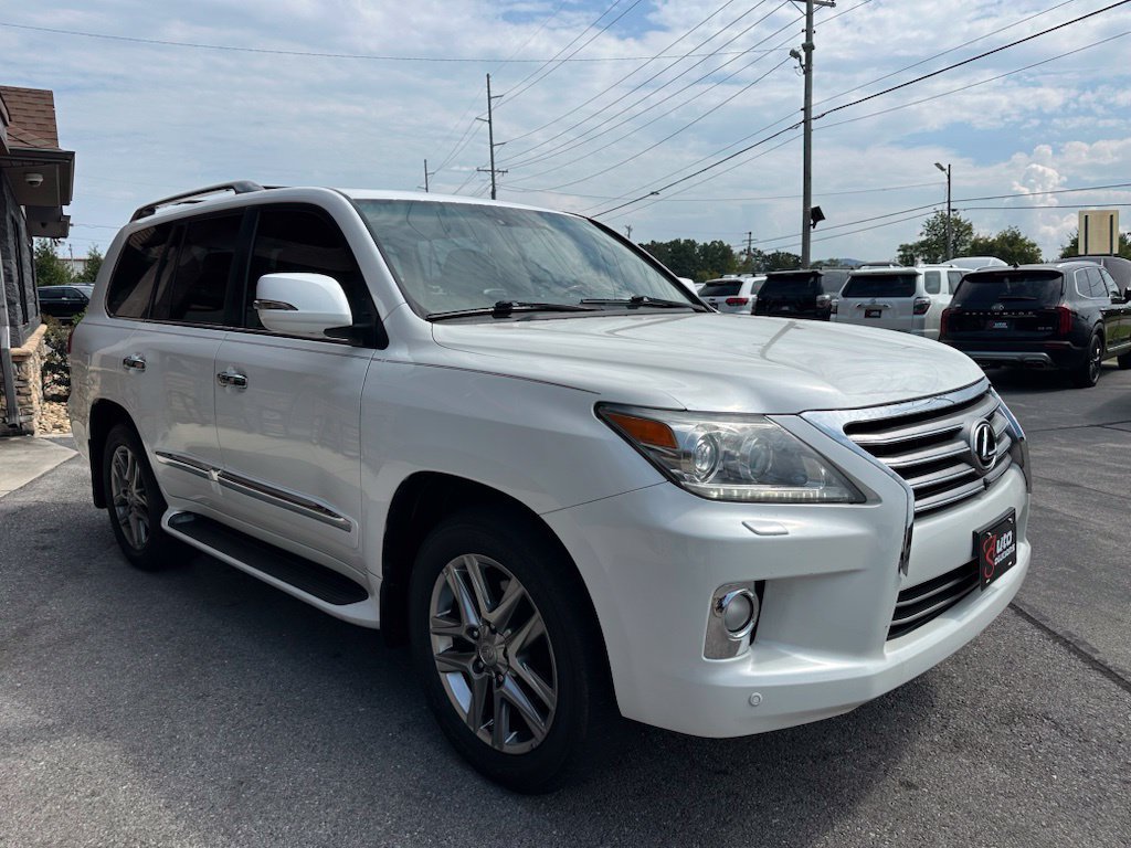 Used 2013 Lexus LX 570 4WD image 12